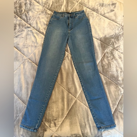 FashionNova Medium Blue Skinny Jeans - Picture 2 of 2